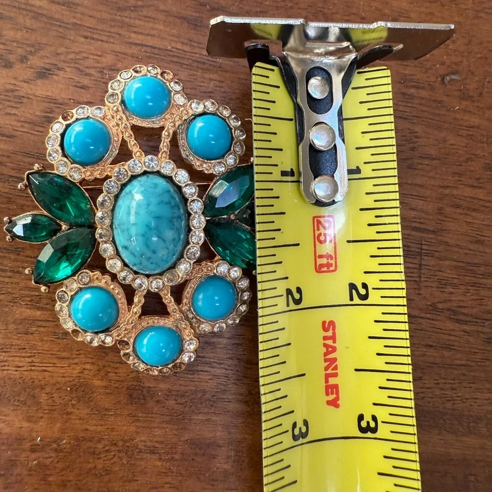 Elegant Turquoise and Green Vintage Brooch/Pin‎ Signed Sarah Coventry “Maharani”